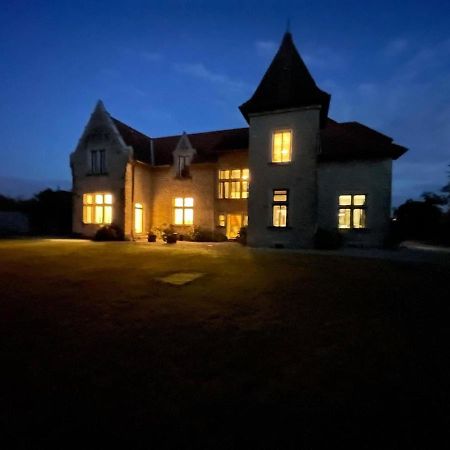 Chambres au Château du Mouillat Saint-Clair-de-la-Tour Exterior foto