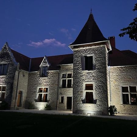 Chambres au Château du Mouillat Saint-Clair-de-la-Tour Exterior foto