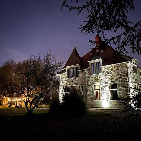 Chambres au Château du Mouillat Saint-Clair-de-la-Tour Exterior foto