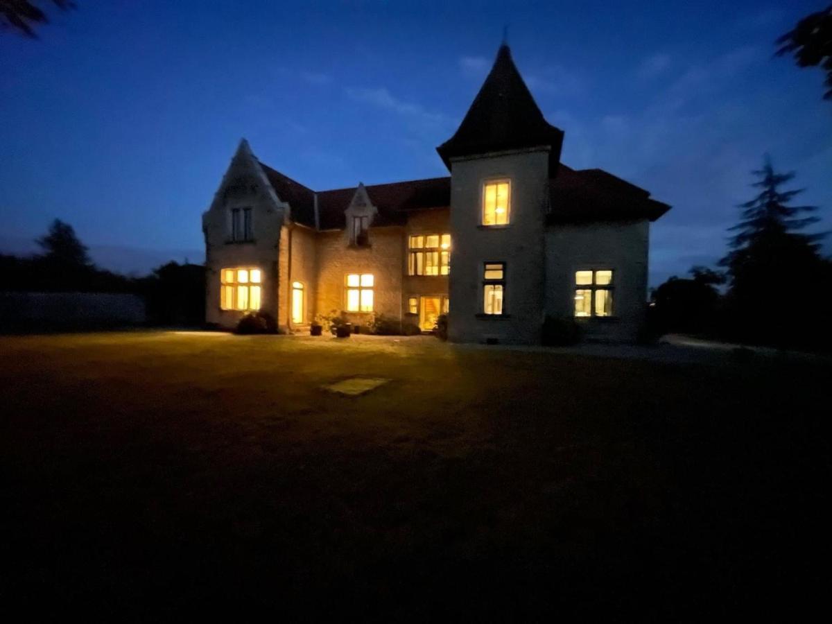 Chambres au Château du Mouillat Saint-Clair-de-la-Tour Exterior foto